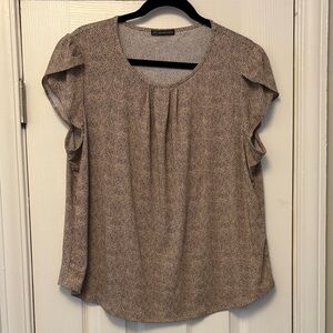 Adrianna Papell Cream & Black Patterned Cap Sleeve Blouse – Size XL